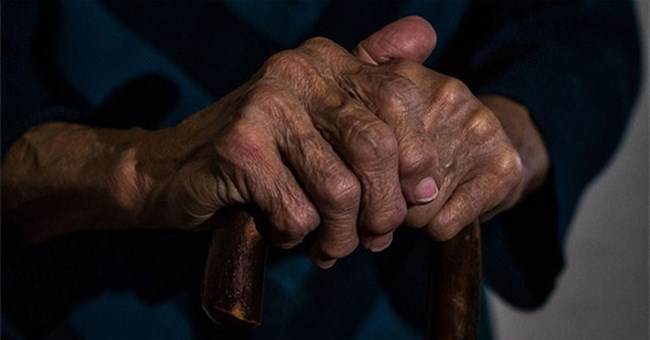 Tìm ra bí quyết sống thọ của những người trăm tuổi