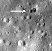 "Lỗ thủng đôi" trên Mặt trăng là do tên lửa Mỹ hoặc Trung Quốc?