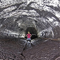 Khám pha hang động ống dung nham dài nhất thế giới ở Hawaii