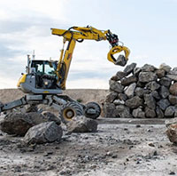 Robot 12 tấn có thể tự động xây tường đá