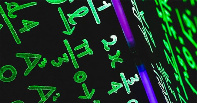 Toán học là một phát minh hay khám phá?