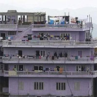Kinh ngạc gia đình lớn nhất thế giới với 199 người sống dưới một mái nhà