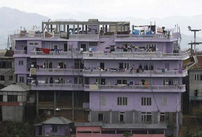 Gia đình đông nhất thế giới với 199 người sống chung dưới một mái nhà