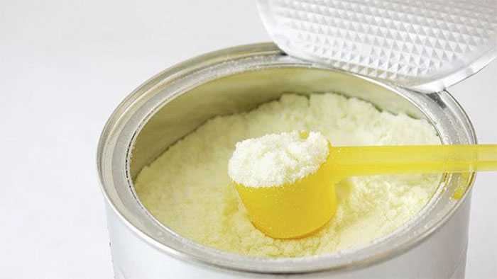 Khác biệt giữa sữa bột, sữa bột pha sẵn có thể mẹ chưa biết