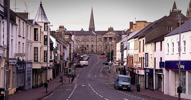 Tiếng vo ve bí ẩn từ 0h đến 1h sáng khiến cư dân thị trấn đêm đêm mất ngủ