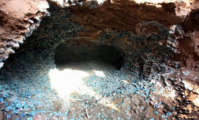 Đào móng tại công trường, công nhân phát hiện hơn 2.000kg vật thể “dây” xanh.