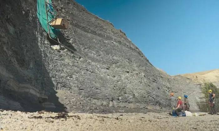 Phát hiện hóa thạch hộp sọ khổng lồ của quái vật biển hung dữ nhất kỷ Jura