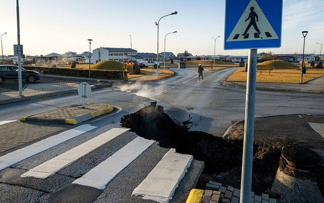 Hình ảnh kinh hoàng về núi lửa phun trào ở Iceland