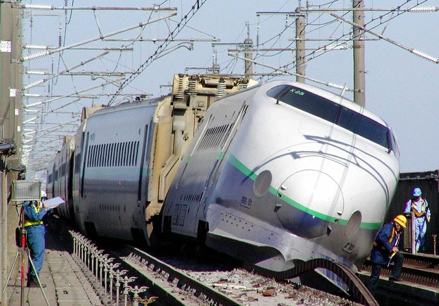 Nếu xảy ra động đất, tàu cao tốc 320km/h của Nhật Bản sẽ phanh “nhanh như chớp” trong 1,3 giây nhờ công nghệ mới