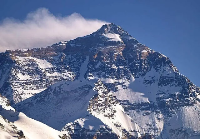 Tại sao trên Trái đất không có ngọn núi nào cao hơn 10.000m? Mỗi lần nó lớn lên là nó lại sụp đổ?