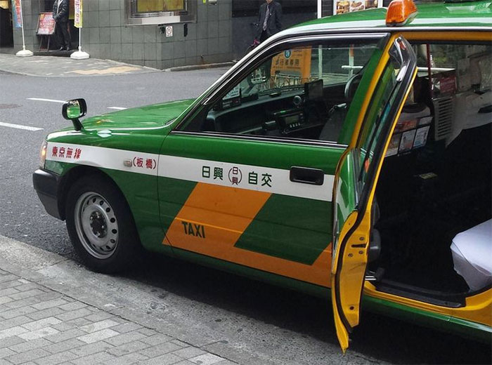 Cửa taxi tự động