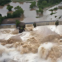 Đập Kakhovka ở Ukraine bị phá hủy đang gây ra thảm họa