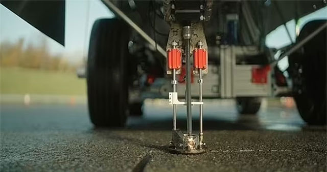 Anh ra mắt robot sửa đường đầu tiên trên thế giới
