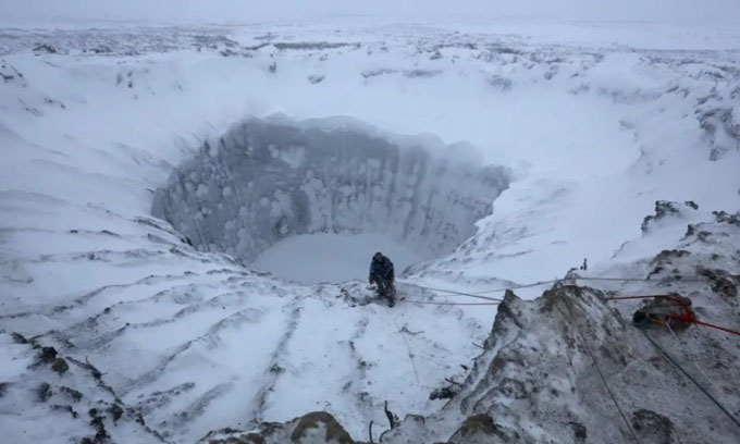 Giải mã bí ẩn miệng núi lửa phát nổ ở Siberia