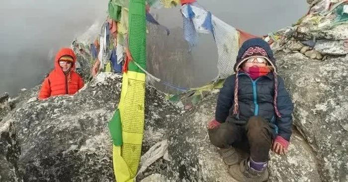 Bé gái 4 tuổi lập kỷ lục người trẻ nhất chinh phục Everest Base Camp