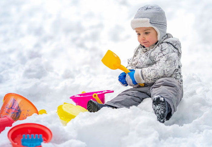 Khoa học chứng minh vì sao hầu hết trẻ em có thể chịu lạnh tốt hơn người lớn?