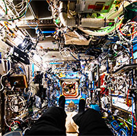 Khám phá không trọng lực: Bức ảnh hiếm hoi từ module Destiny ISS