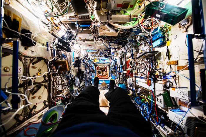 Khám phá tình trạng không trọng lực: Bức ảnh hiếm từ mô-đun Destiny ISS