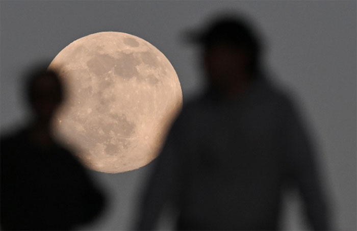  NASA lên kế hoạch đưa con người trở lại Mặt trăng vào cuối năm nay 