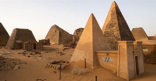 Top 5 kim tự tháp bí ẩn bậc nhất thế giới: Bất ngờ khi kim tự tháp Ai Cập không có "suất"!