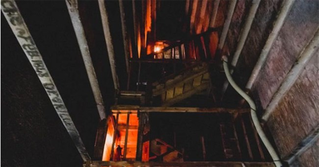 Bên trong kim tự tháp Ai Cập trông như thế nào? Du khách đúc kết 1 câu khiến ai cũng bất ngờ!