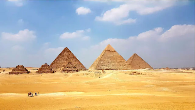 Bên trong kim tự tháp Ai Cập trông như thế nào? Vị khách du lịch kết luận một câu khiến ai cũng phải ngạc nhiên!