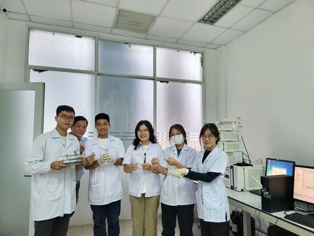 Nhóm thực nghiệm dự án BIOPLASTIC