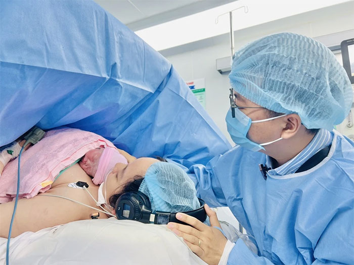 Em bé thứ hai của Việt Nam được sửa tim bào thai chào đời khoẻ mạnh