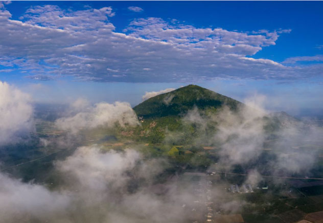 Ngọn núi là 