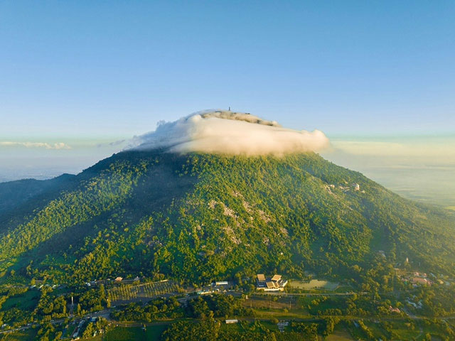 Ngọn núi là 