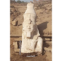 Khai quật phần trên của tượng Pharaoh Ramses II niên đại 3.200 năm ở Ai Cập