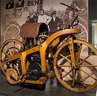 Lịch sử ra đời chiếc xe gắn máy đầu tiên