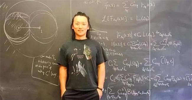 Thần đồng vật lý Trung Quốc khiến Đại học Harvard phá bỏ thông lệ 300 năm