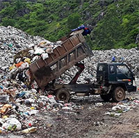 Các bãi chôn lấp rác thải đang hủy hoại Trái đất