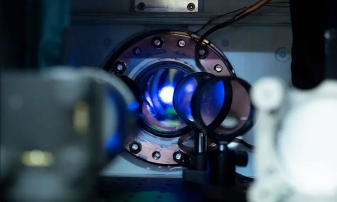  Đồng hồ nguyên tử quang học ở Viện tiêu chuẩn và công nghệ quốc gia Mỹ. 
