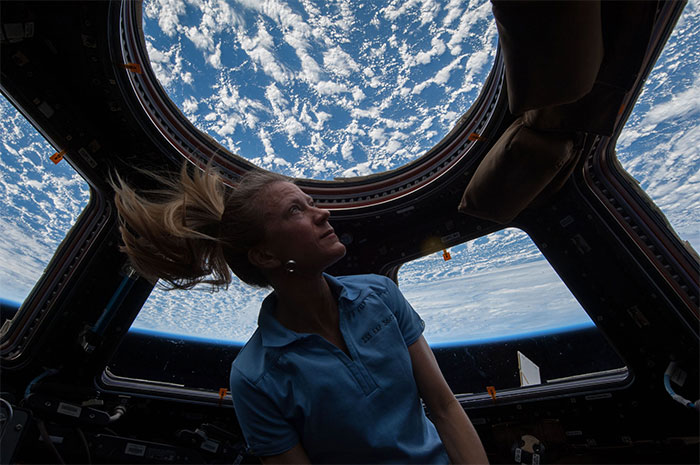 Nhà du hành vũ trụ Karen Nyberg trên Trạm Vũ trụ quốc tế.