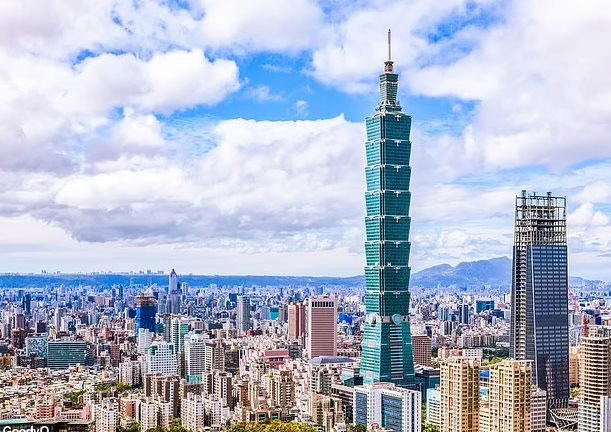 Bằng cách nào tòa nhà cao hơn 500 mét này vẫn 