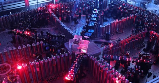 "Kẻ hủy diệt Bitcoin" - Máy tính lượng tử thật ra là gì?