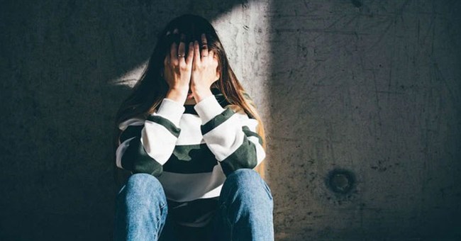 Có một thứ "cắt giảm" tuổi thọ, khiến cơ thể già nua nhanh hơn cả hút thuốc nhưng ít người để ý