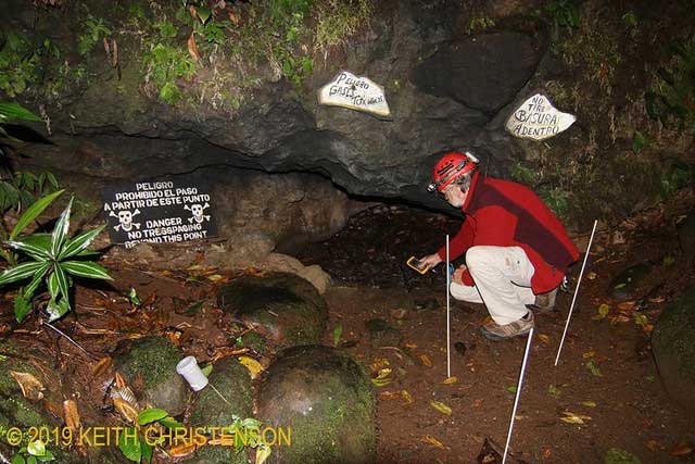 Hang tử thần ở Costa Rica có thể mang đến cái chết cho bất kỳ sinh vật nào bước vào nó