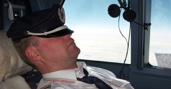 Tại sao phi công có thể thoải mái ngủ trong khi máy bay đang chở đầy hành khách?