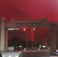 Bầu trời chuyển màu đỏ thẫm ở Trung Quốc khiến nhiều người lo sợ, đây là hiện tượng gì?