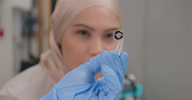Tiềm năng của loại pin siêu mỏng sạc được bằng nước mắt