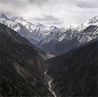 Dãy Himalaya ít tuyết, nguồn nước bị đe dọa