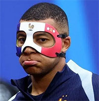 Công nghệ đặc biệt trong mặt nạ của Kylian Mbappe