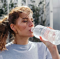 Uống nước từ chai nhựa có làm tăng nguy cơ mắc tiểu đường loại 2?