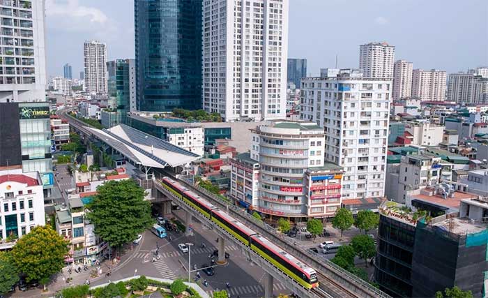 The elevated metro line has a direct route to the city center