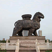 Sư tử sắt 32 tấn tồn tại hàng nghìn năm nhưng lại bị đổ vỡ do "sự bảo vệ" của các chuyên gia