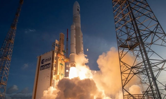 Ariane 5 rocket launched from French Guiana, just 500 km from the equator.