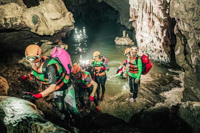 Có một chuỗi hang động kỳ vĩ, hoang sơ ở Quảng Bình: Tên đặc biệt, từng xuất hiện trong phim Hollywood